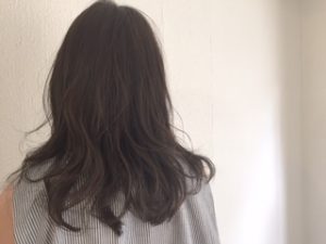 透明感ダークカラー