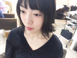 暗髪×切りっぱなしボブ