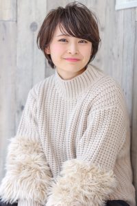 首回りを意識しましょう。