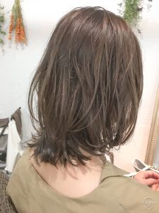 マットベージュ。