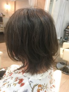 内巻きから外ハネに。
