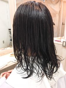 パーマはかけなおす前に、活かしましょう。