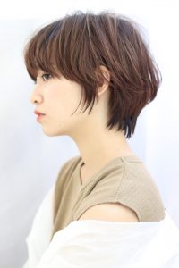ショートにもしっかりレイヤーを。
