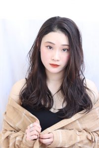 人気のロングスタイル♪。
