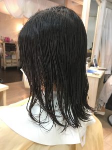 髪質を活かしたカット♪。